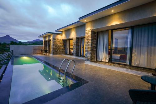 Vagheshwar Hotel | Amour Resort & Spa Pawana