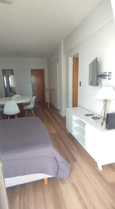 La Perla Apartment | Amplio y luminoso monoambiente a 100 mts del mar