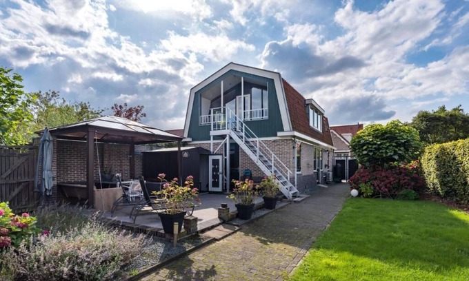 Den Ilp Apartment | Amsterdam Country Side with air conditioning free parking and great view