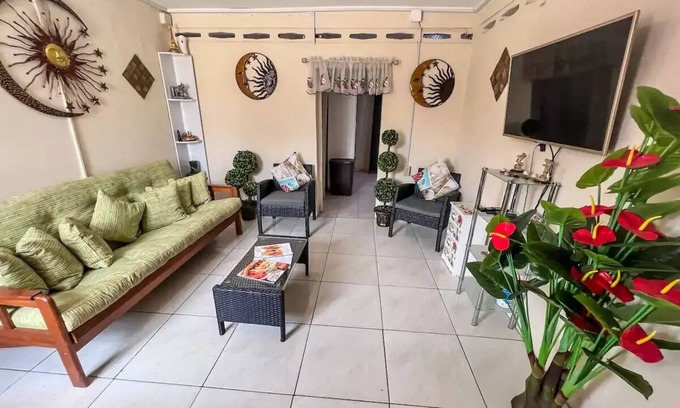 San Juan House | Angelene's place - Oui Papa!