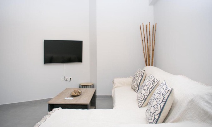 Kiveri House | Angie’s apartment