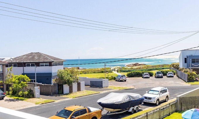 Anna Bay House | Anna Bay Beach Shack, 44 Ocean Avenue - fantastic 2 storey house with spectacular views