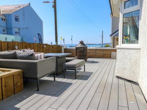 Rhosneigr House | Annedd Wen