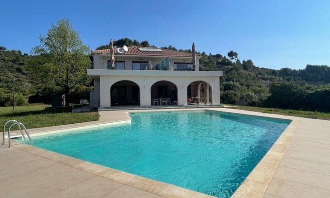 Archea Pissa Villa | Antinea Olympian Villa North studio