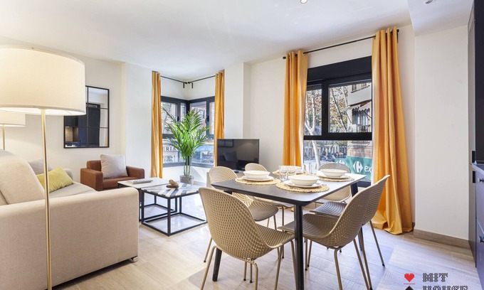 Atocha Apartment | Antonio Lopez VI apartment in Madrid