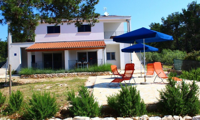 Verunic Apartment | Apartment in Veli Rat near Beaches