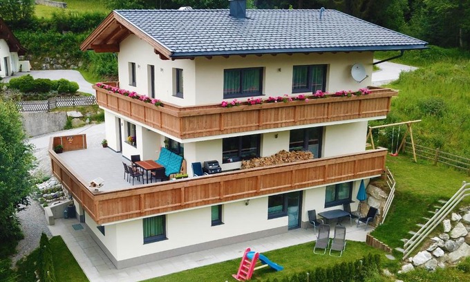 Tux Apartment | Apart Kristall