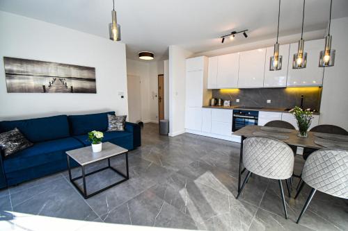 Ostroda Apartment | Apartament VILLA PARK przy plaży z widokiem na jezioro, taras 50 m2