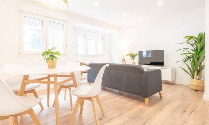 Distrito Llano Apartment | Apartamento Larra Gijón