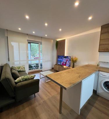 Torrelavega Apartment | Apartamento Miraldobra