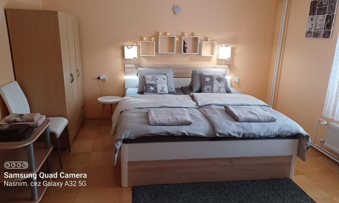 Nova Lesna Apartment | Apartmán 81