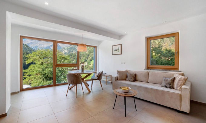 Salonetto Apartment | Apartment 'Sina' with Mountain View, Private Terrace and Wi-Fi