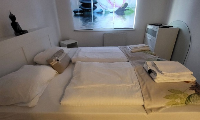 Simmering Apartment | Apartment '10 Minutes To City Centre' with Wi-Fi