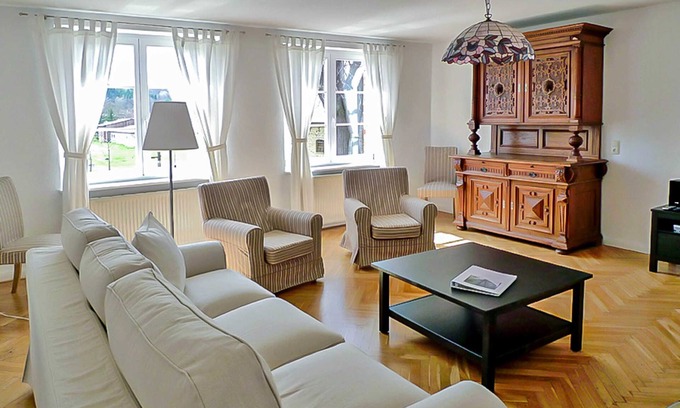 Julchendorf Apartment | Apartment 2 - large apartments in the Manor House