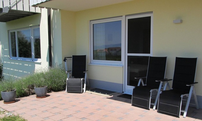 Wasserburg Apartment | Apartment '5, 57qm' with Lake View, Private Terrace and Wi-Fi