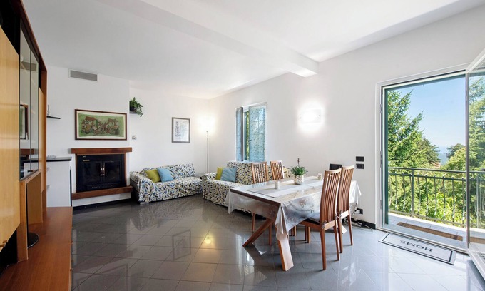 Stella Apartment | Apartment 'Ai Campi' with Private Garden, Balcony and Wi-Fi