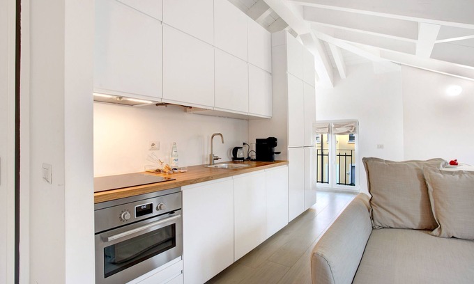 De Angeli Apartment | Apartment 'Appartamento Giuseppe' with Shared Garden, Wi-Fi and Air Conditioning