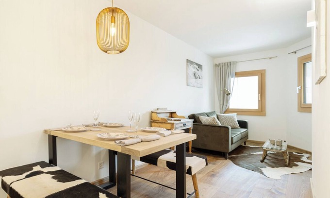 Silvaplana Apartment | Apartment Arsa 14 - Modern 2.5-Room Apartment in Silvaplana