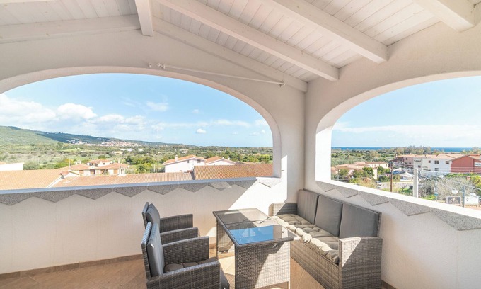 Budoni Apartment | Apartment 'Attico Con Vista Mare A Budoni' with Sea View, Terrace and Air Conditioning