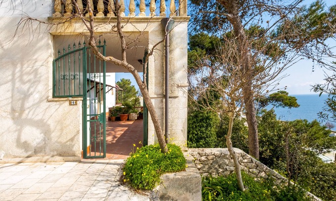 Santa Cesarea Terme Apartment | Apartment "Bilocale Rosa" with Sea View, Private Terrace & A/C