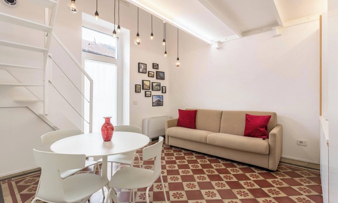 Lecco Apartment | Apartment "Bellagio amorevole dimora in Lecco" with Air Conditioning