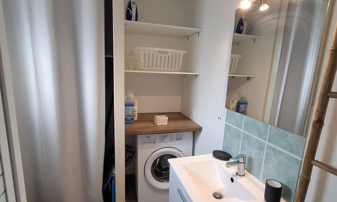 Poussan Apartment | Apartment between land and sea, cosy and comfortable accommodation.