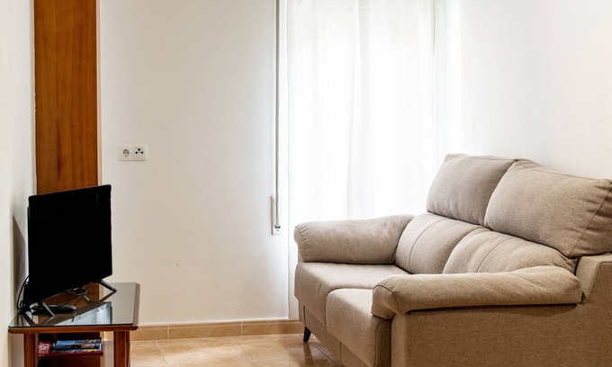 Tremp Apartment | Apartment 'Blanch 1' with Balcony