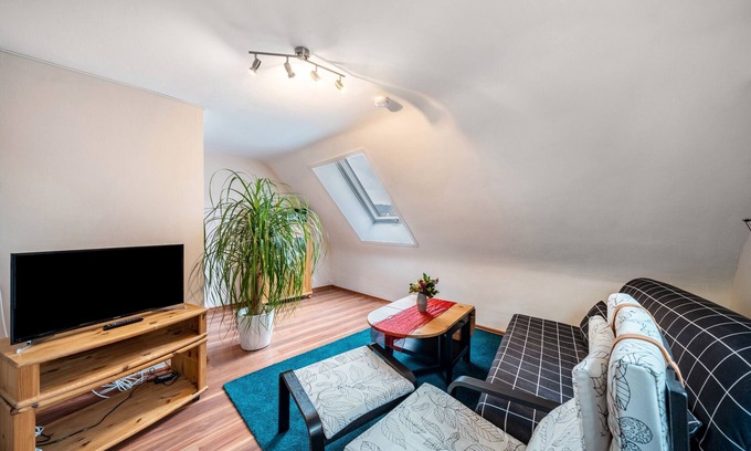 Hausach Apartment | Apartment 'Burgblick' with Mountain View, Shared Garden and Wi-Fi