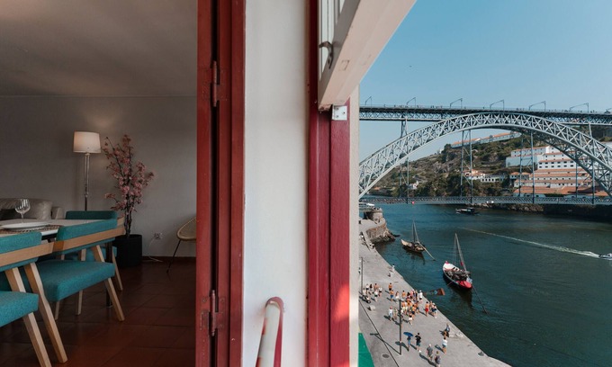 Sao Nicolau Apartment | Apartment 'C 2 Quartos Vista Rio' with Wi-Fi and Air Conditioning