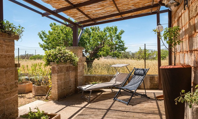 Vitigliano Apartment | Apartment 'C H Terra' with Private Terrace, Wi-Fi and Air Conditioning