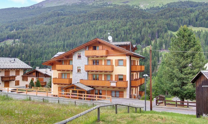 Santa Caterina Valfurva Apartment | Apartment 'Casa Michela Trilocale 7' with Mountain View, Shared Terrace and Wi-Fi