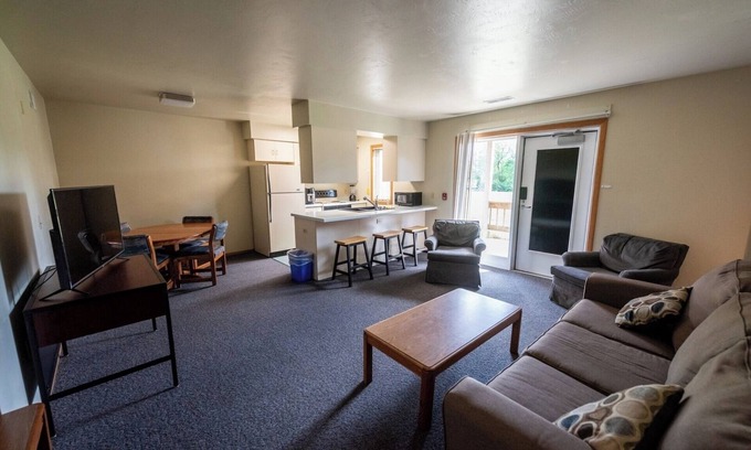 Plymouth Apartment | Apartment Centrally Located