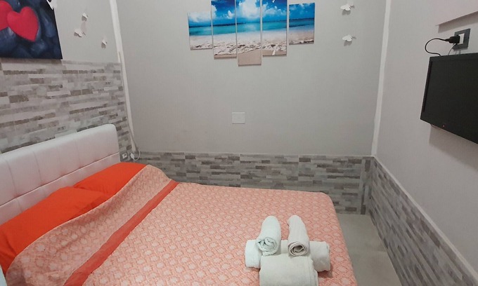 Alcamo Historic Center Apartment | Apartment 'Centro Di Alcamo' with Balcony, Wi-Fi and Air Conditioning