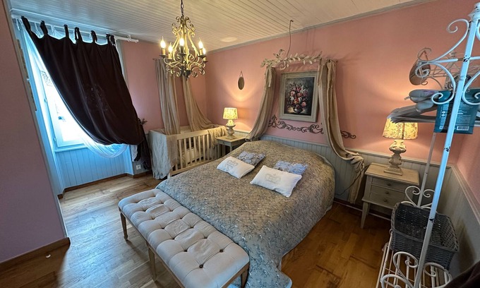 Le Palais Apartment | Apartment 'Chic Et Charme Belle Ile' with Private Terrace, Private Garden and Wi-Fi