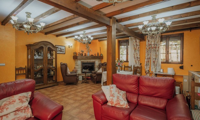 Ampudia Apartment | Apartment 'Colegiata' with Wi-Fi