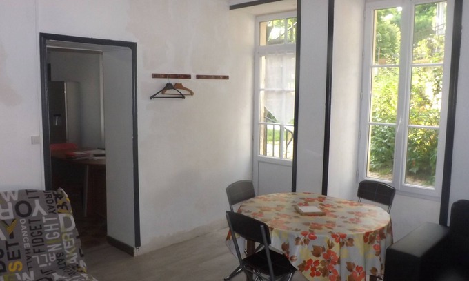 Fontenay-le-Comte Apartment | APARTMENT DOOR Marais Poitevin (MARINE-CULTURE-HISTORY)