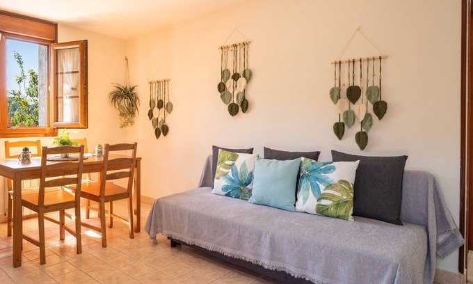 Soto de Cangas Apartment | Apartment 'El Portiellu 1' with Private Terrace and Wi-Fi