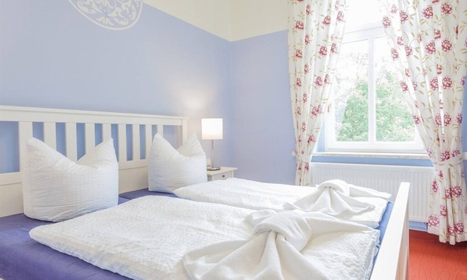 Colditz Apartment | Apartment-Ensuite with Shower-Burg Mildenstein