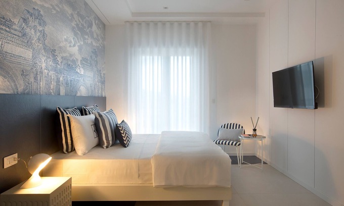 Pompei Apartment | Apartment 'Farella' with Mountain View, Wi-Fi and Air Conditioning