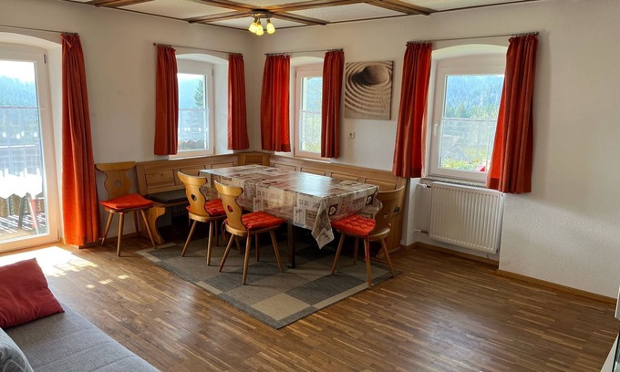 Schiltach Apartment | Apartment 'Ferienwohnung Panoramablick' with Mountain View, Shared Terrace and Wi-Fi