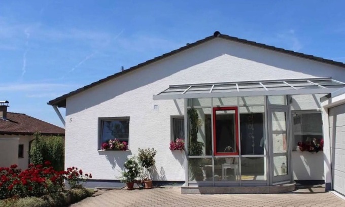 Lonsingen Apartment | Apartment 'Fewo Buck' with Private Terrace and Wi-Fi