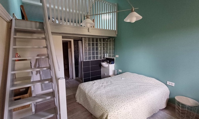 Armissan Apartment | Apartment for 4 people 6km from the sea 6km from Narbonne near the pine forest