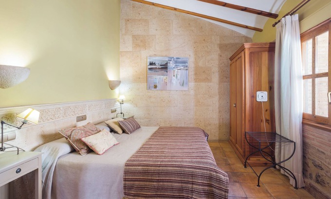 Villalonga Apartment | Apartment 'Habitacion Doble' with Private Terrace, Wi-Fi and Air Conditioning