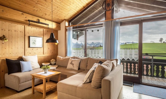 Stiefenhofen Apartment | Apartment "Haus Sonnenhang 3" with Mountain View, Garden & Wi-Fi