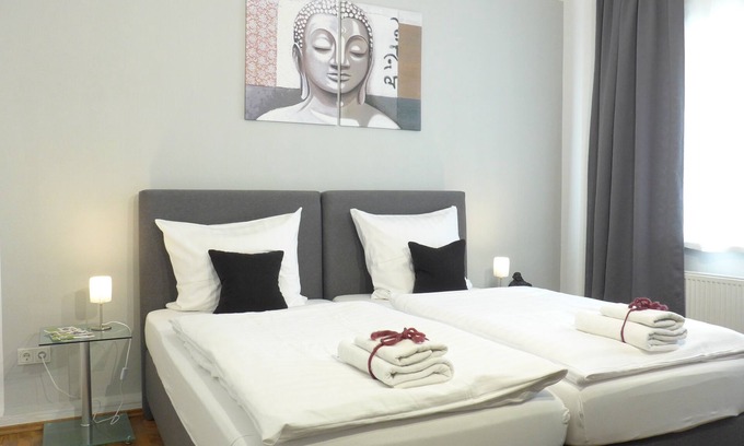 Burbach Apartment | Apartment House * modern and tasteful, in the heart of Saarbrücken