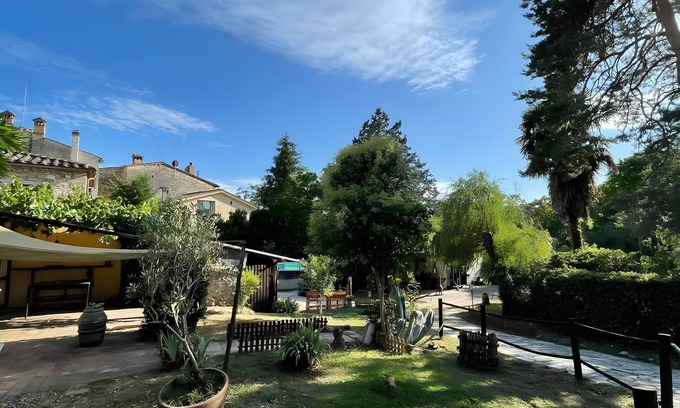 Vescovado Apartment | Apartment 'Il Caminetto - Antiche Dimore' with Shared Pool, Wi-Fi and Air Conditioning