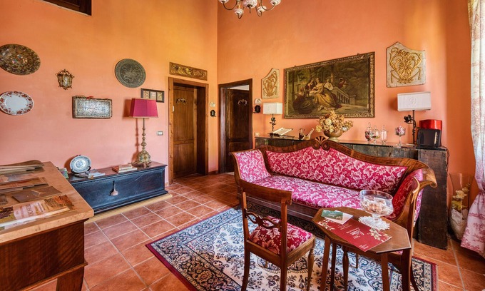 Pietrauta Apartment | Apartment 'Il Grappolo E La Rosa Centifolia' with Shared Garden and Wi-Fi