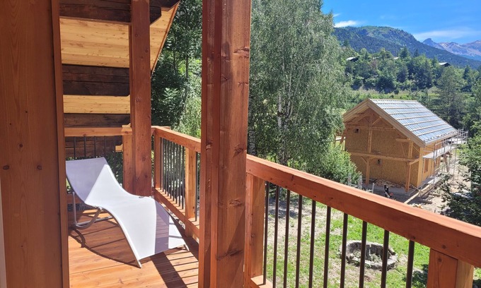 Vallouise-Pelvoux Apartment | Apartment in detached house in the heart of Vallouise! Private parking lot