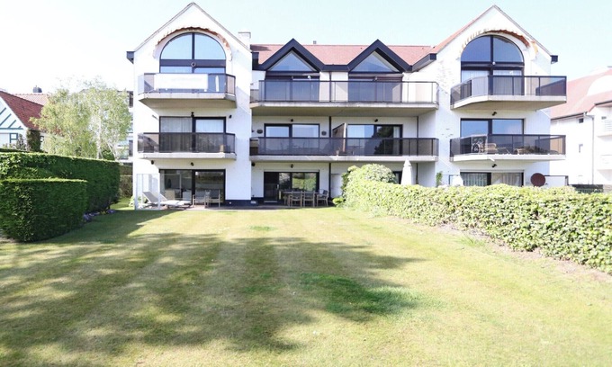 Het Zoute Apartment | Apartment in Het Zoute near Beaches