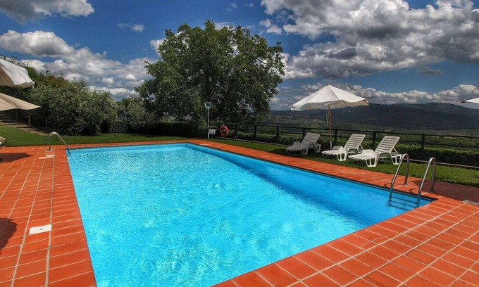 Pergine Valdarno House | Apartment in Pergine Valdarno with Pool